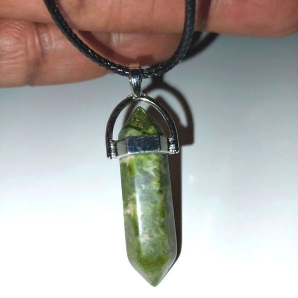 Natural energy crystal pendant necklace - Picture 3 of 8
